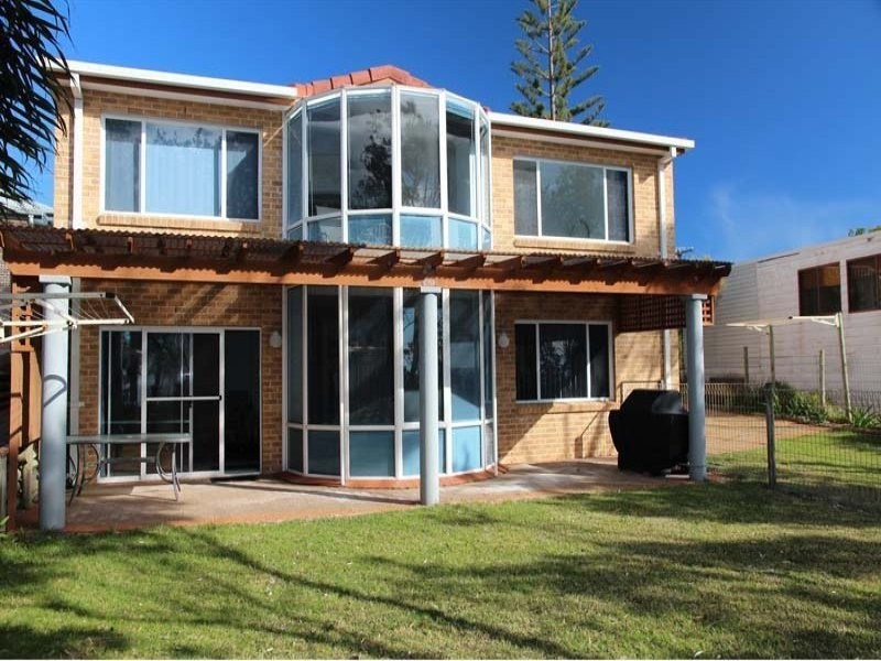197 Mitchell Parade, Mollymook Beach NSW 2539
