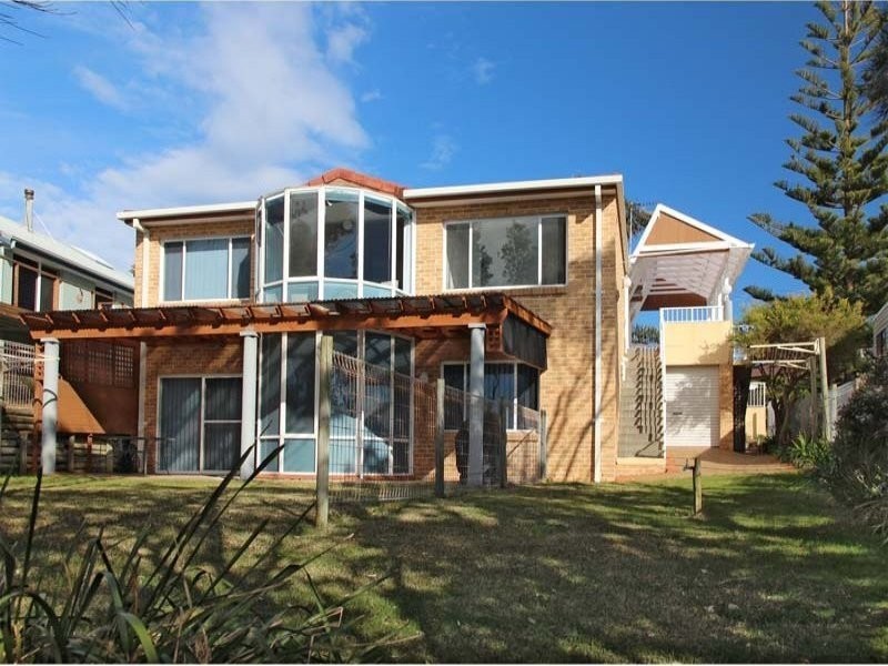 197 Mitchell Parade, Mollymook Beach NSW 2539