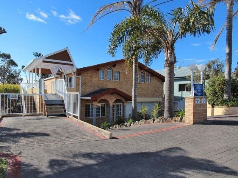 197 Mitchell Parade, Mollymook Beach NSW 2539