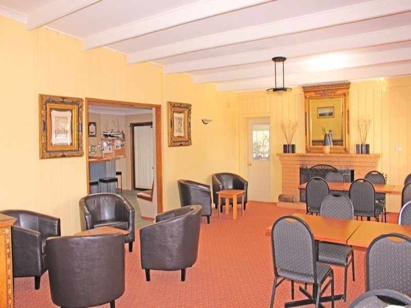 5 Weymouth Road, Lake Tabourie NSW 2539