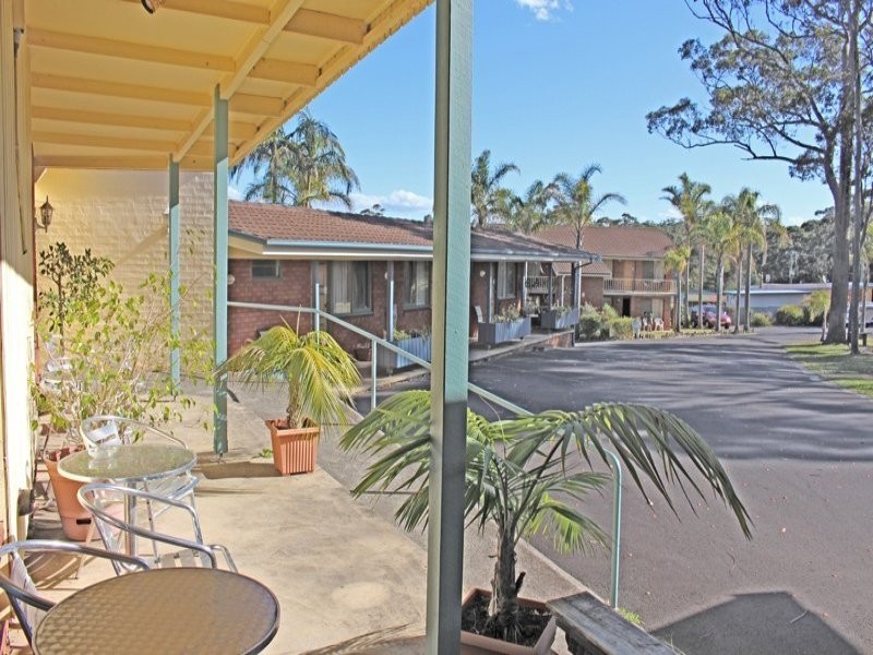 5 Weymouth Road, Lake Tabourie NSW 2539