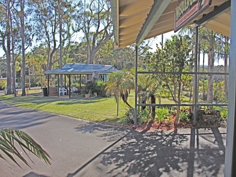 5 Weymouth Road, Lake Tabourie NSW 2539