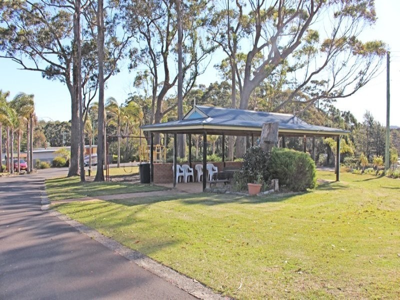 5 Weymouth Road, Lake Tabourie NSW 2539