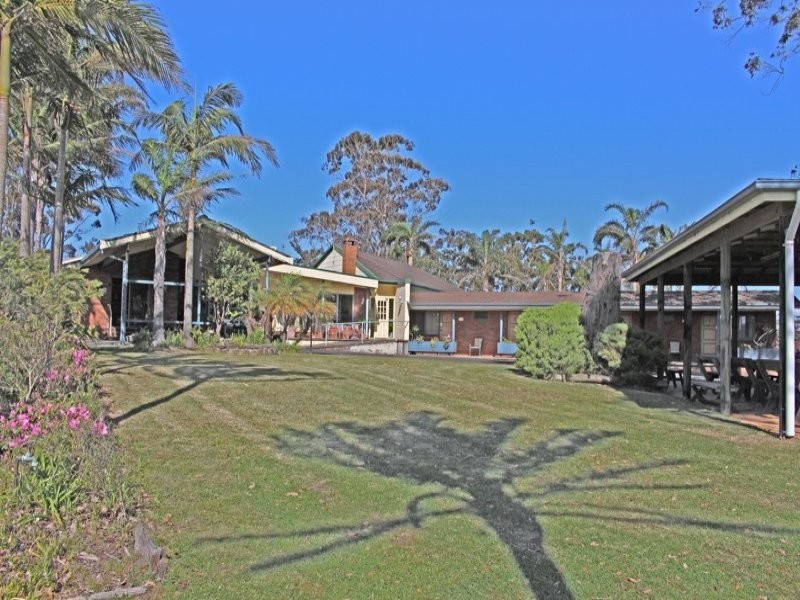 5 Weymouth Road, Lake Tabourie NSW 2539