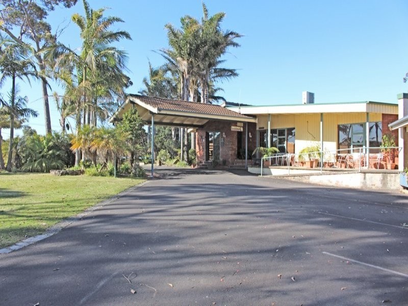 5 Weymouth Road, Lake Tabourie NSW 2539