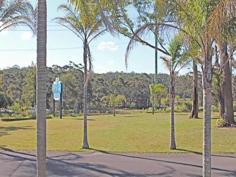 5 Weymouth Road, Lake Tabourie NSW 2539