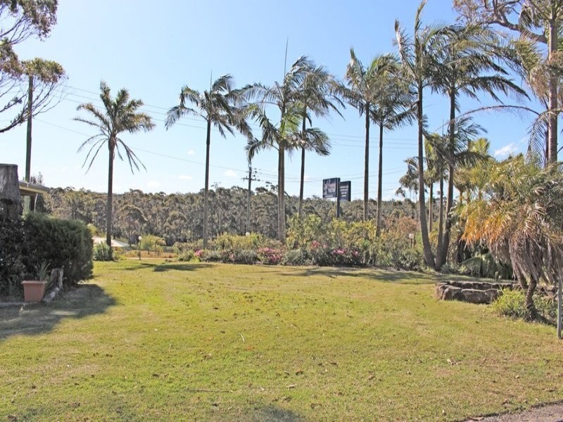 5 Weymouth Road, Lake Tabourie NSW 2539