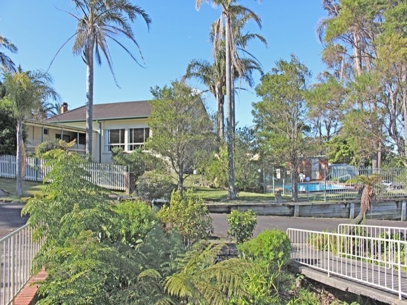 5 Weymouth Road, Lake Tabourie NSW 2539