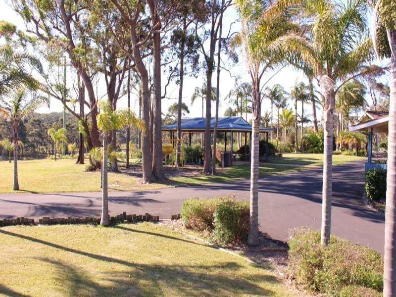 5 Weymouth Road, Lake Tabourie NSW 2539