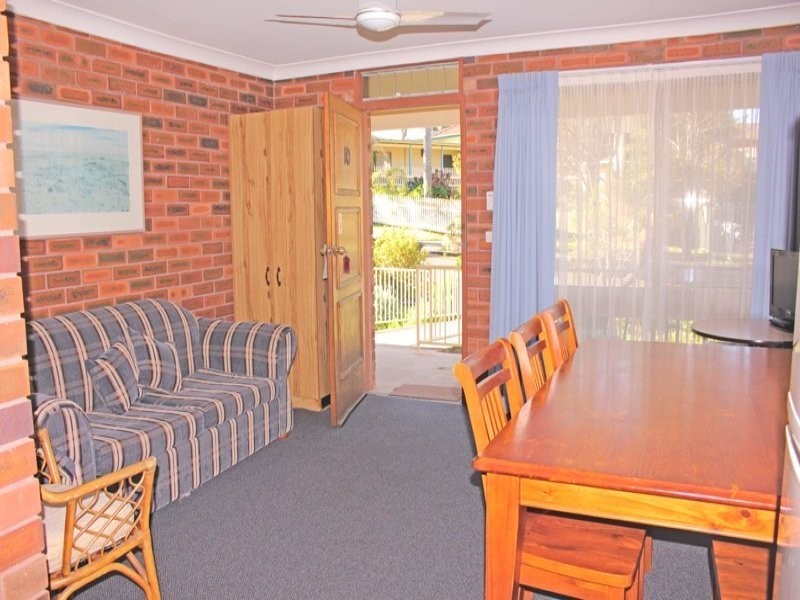 5 Weymouth Road, Lake Tabourie NSW 2539