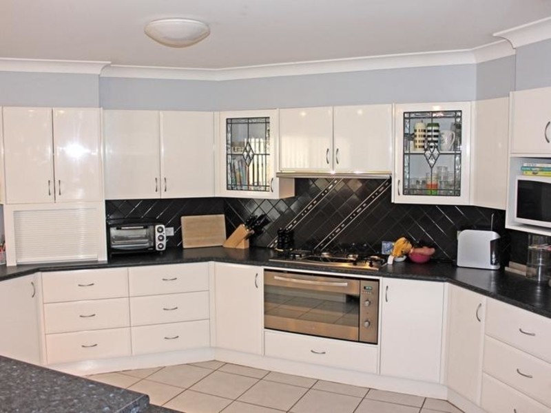 17 Royal Mantle Drive, Ulladulla NSW 2539