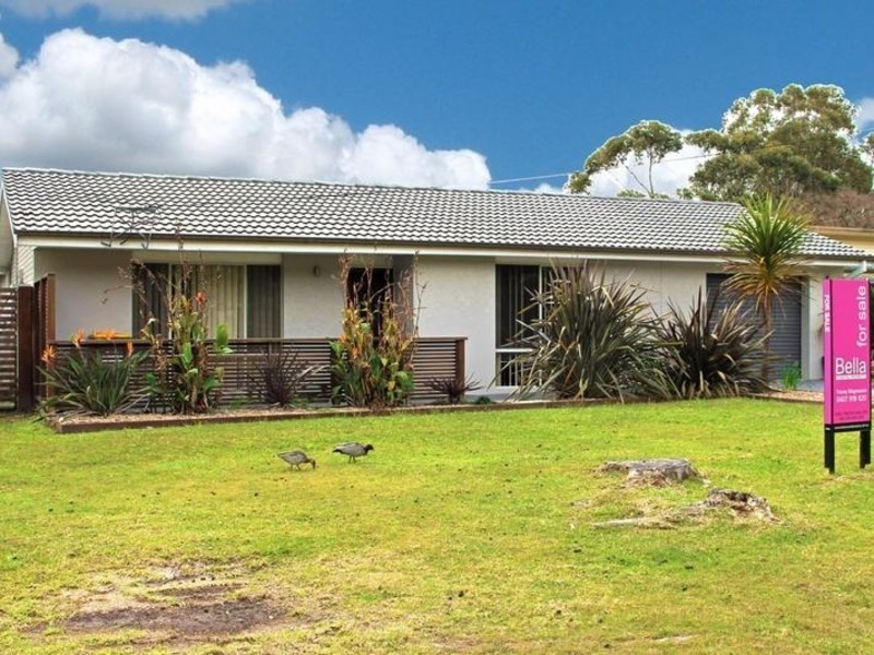 11 Spinks Avenue, Lake Conjola NSW 2539
