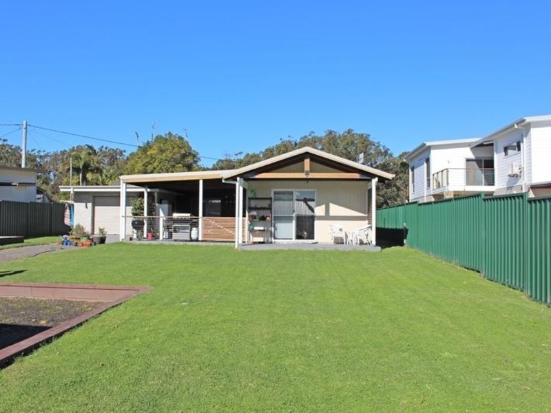 11 Spinks Avenue, Lake Conjola NSW 2539
