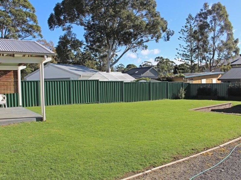 11 Spinks Avenue, Lake Conjola NSW 2539