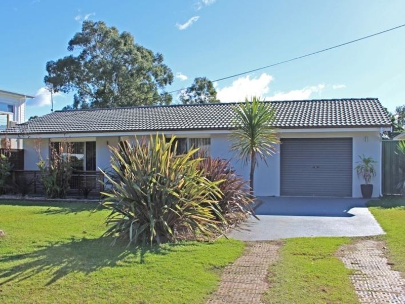 11 Spinks Avenue, Lake Conjola NSW 2539