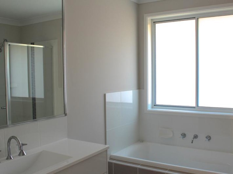 10 Eyre Street, Burrill Lake NSW 2539