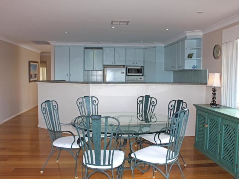 54 Donlan Road, Mollymook NSW 2539
