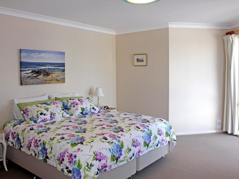 54 Donlan Road, Mollymook NSW 2539