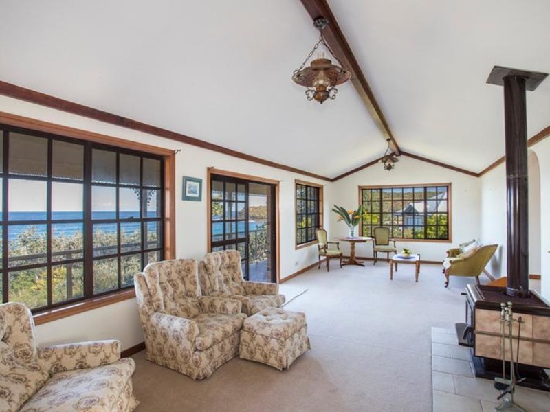 1 Wooroonga Crescent, Kioloa NSW 2539