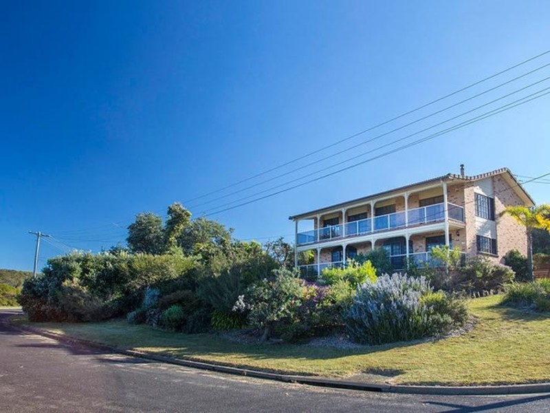 1 Wooroonga Crescent, Kioloa NSW 2539