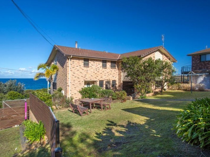 1 Wooroonga Crescent, Kioloa NSW 2539