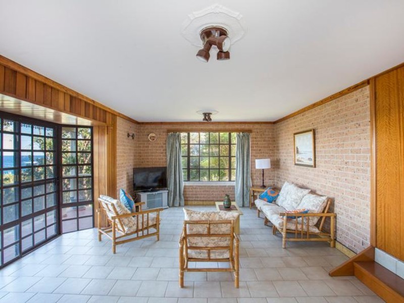 1 Wooroonga Crescent, Kioloa NSW 2539