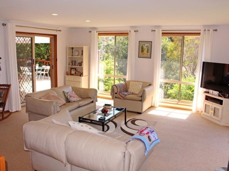 10 Rosella Avenue, Mollymook NSW 2539