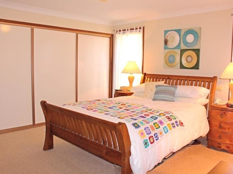 10 Rosella Avenue, Mollymook NSW 2539