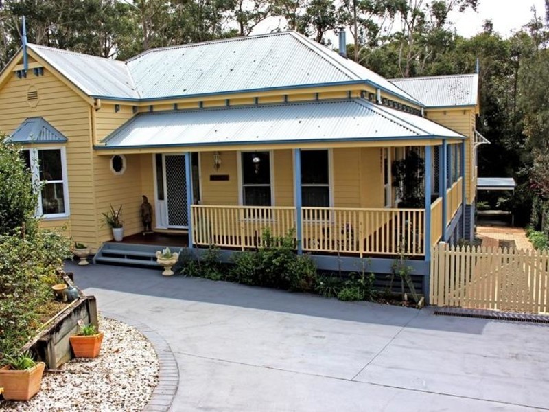 4 Blake Place, Narrawallee NSW 2539