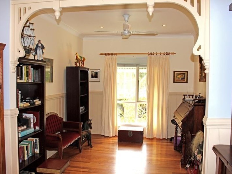 4 Blake Place, Narrawallee NSW 2539