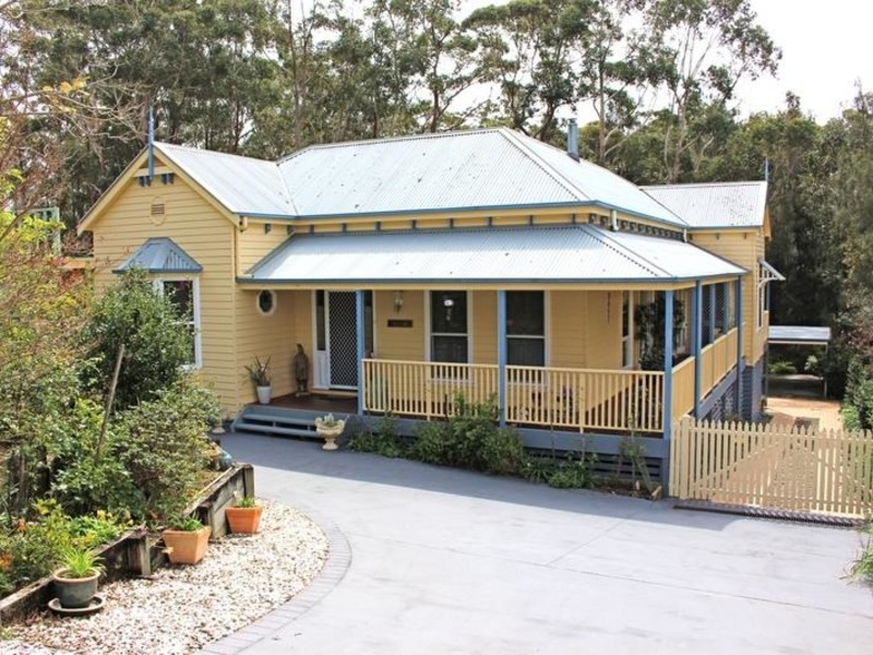 4 Blake Place, Narrawallee NSW 2539