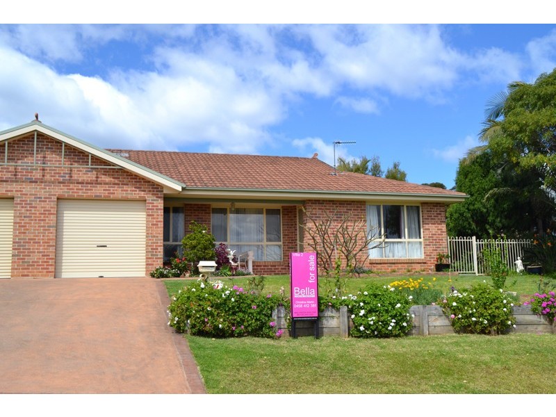 2/1 Combe Drive, Mollymook NSW 2539