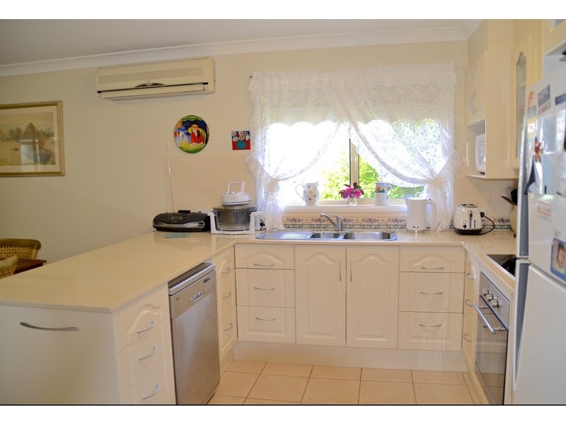 2/1 Combe Drive, Mollymook NSW 2539