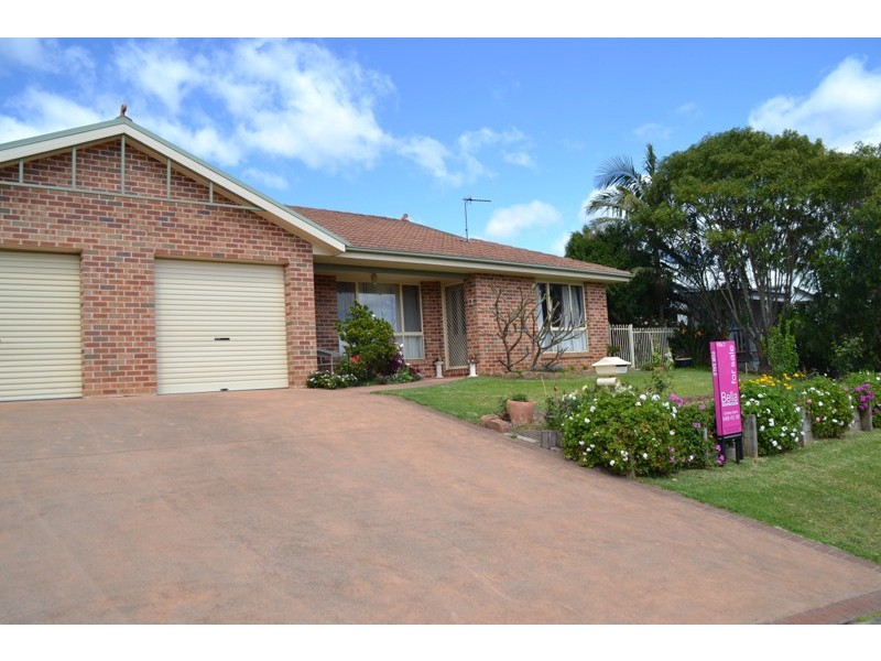 2/1 Combe Drive, Mollymook NSW 2539