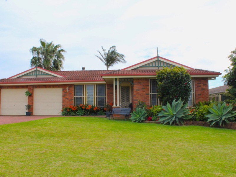 32 Combe Drive, Mollymook NSW 2539