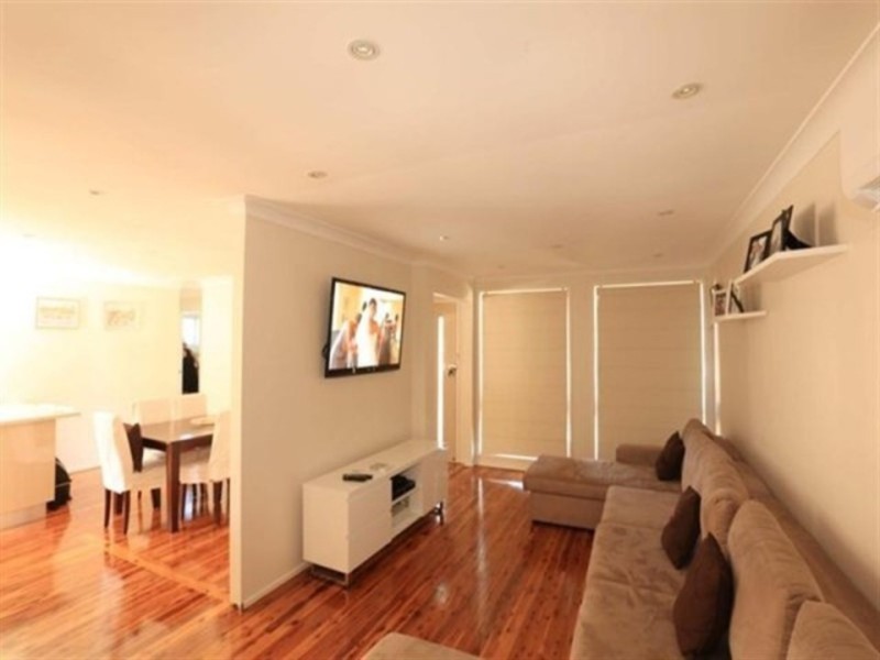 10 Madang Place, Glenfield NSW 2167