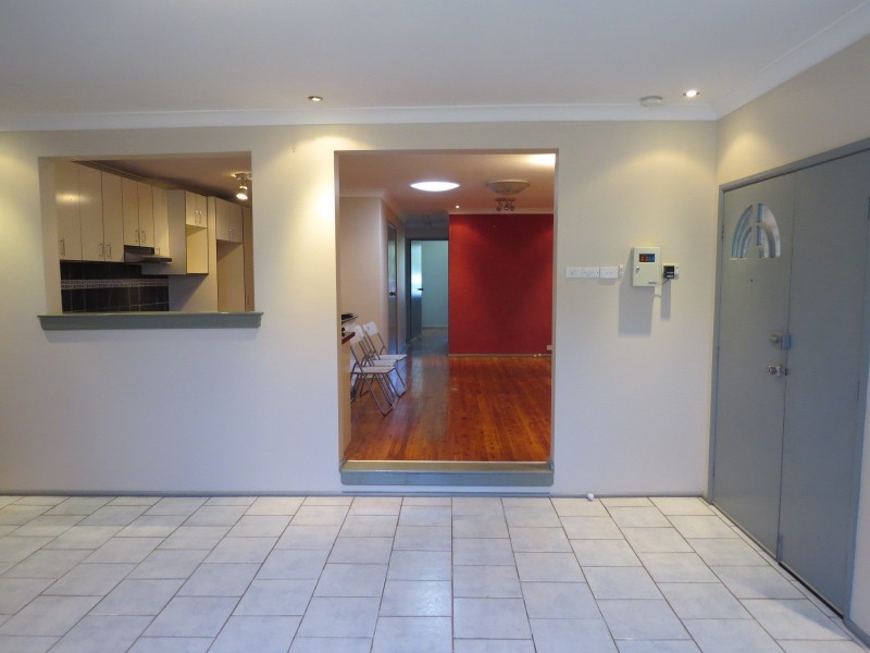 6 Missouri Street, Kearns NSW 2558