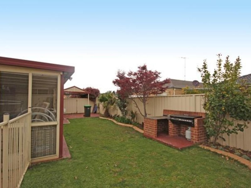 1 Hotspur Place, Rosemeadow NSW 2560