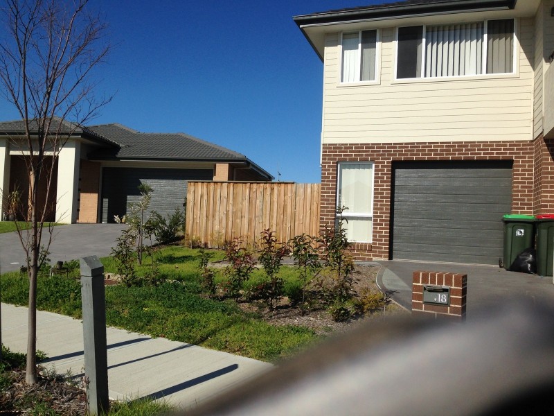 18 Reed Street, Oran Park NSW 2570
