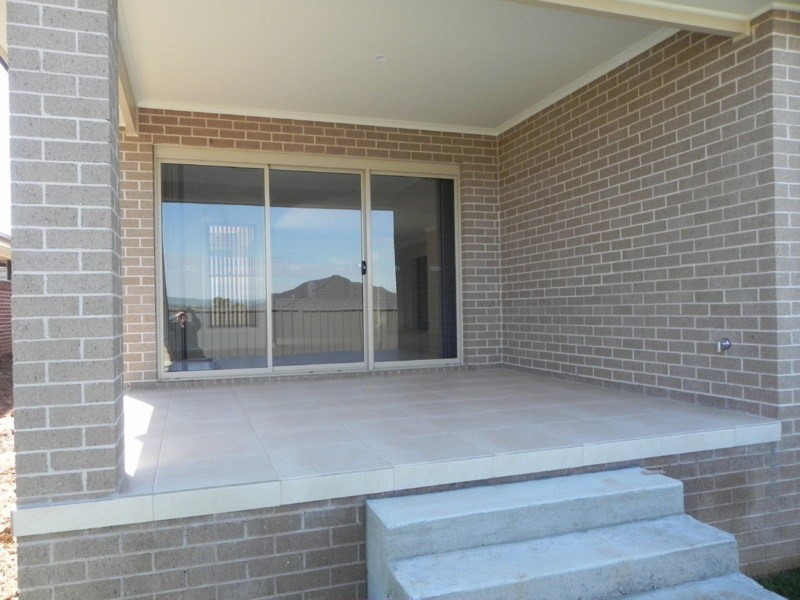 8 Kelly Street, Oran Park NSW 2570