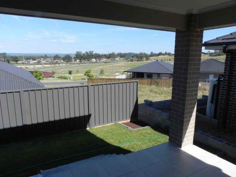 8 Kelly Street, Oran Park NSW 2570