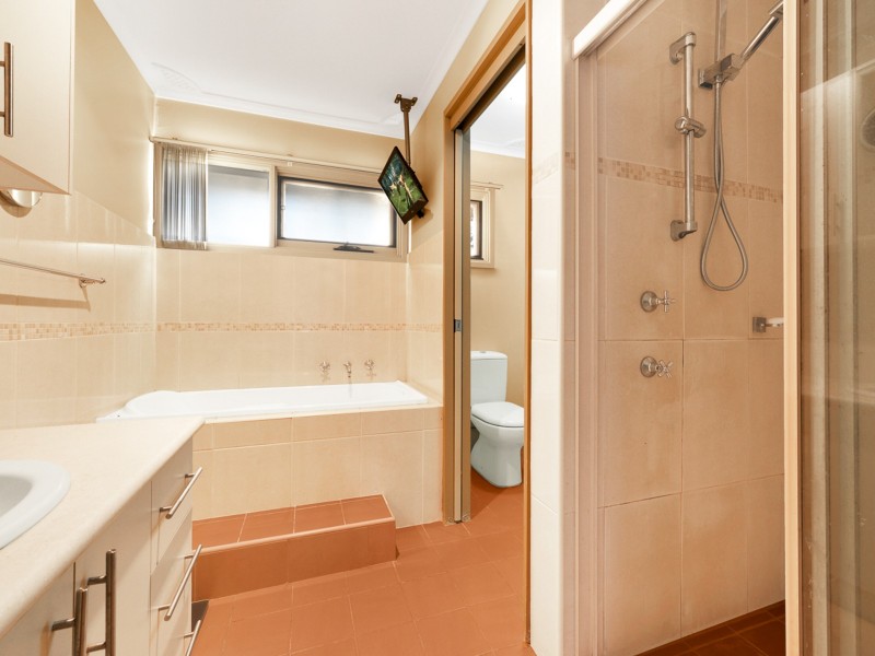 10 Paraka Place, Bradbury NSW 2560