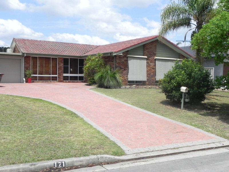 121 Spitfire Drive, Raby NSW 2566