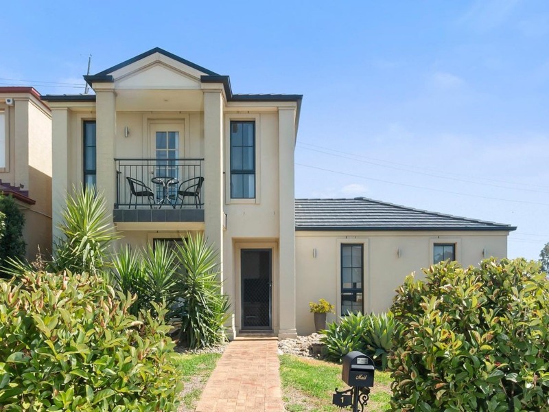 1 Maryfields Drive, Blair Athol NSW 2560