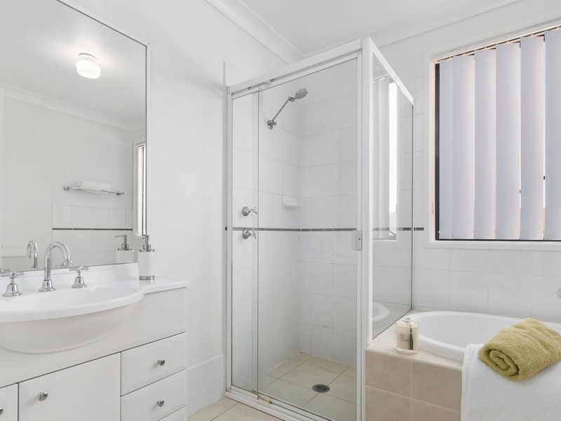 1 Maryfields Drive, Blair Athol NSW 2560
