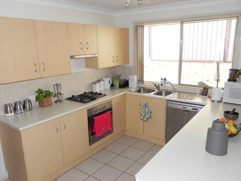 6 St Clare Place, Blair Athol NSW 2560