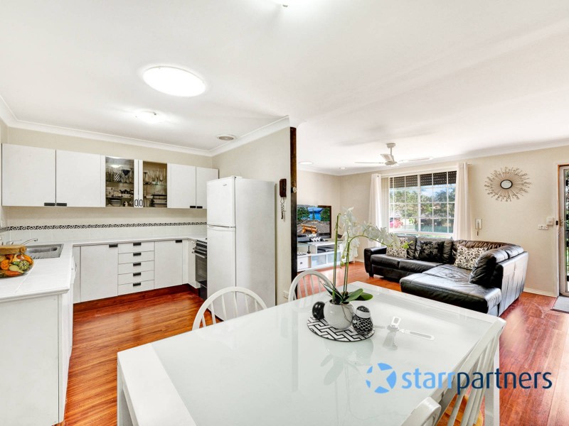 88 Cleopatra Dr, Rosemeadow NSW 2560