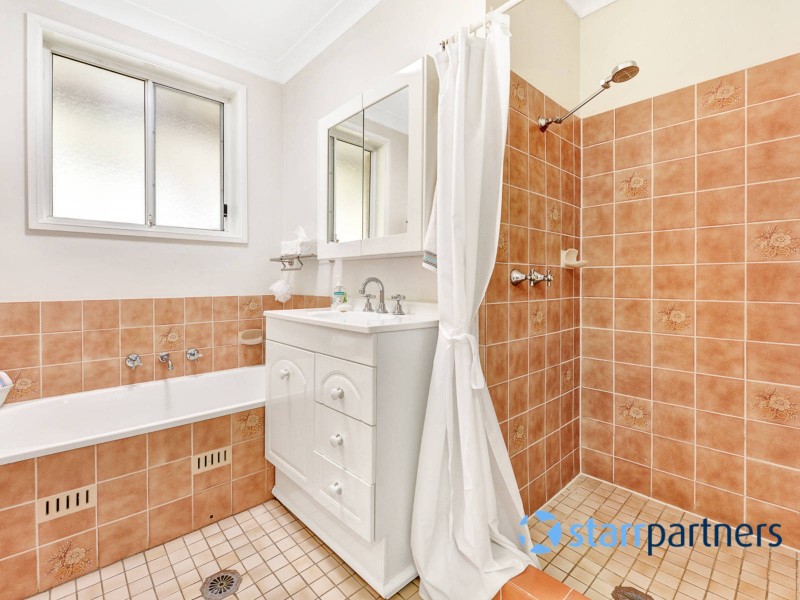 88 Cleopatra Dr, Rosemeadow NSW 2560