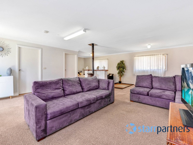 88 Cleopatra Dr, Rosemeadow NSW 2560