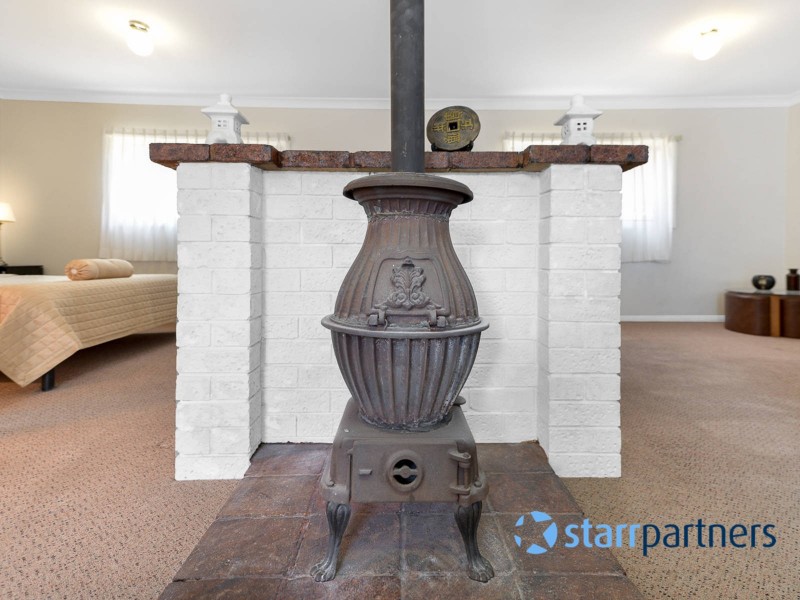 88 Cleopatra Dr, Rosemeadow NSW 2560